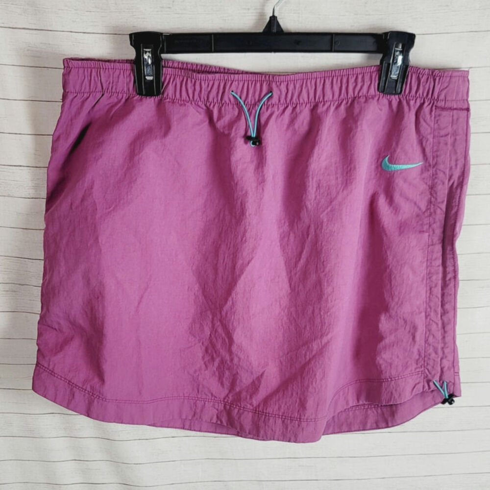 Nike Sportswear Scrunch Side Athletic Skirt in Purple, sz Large
